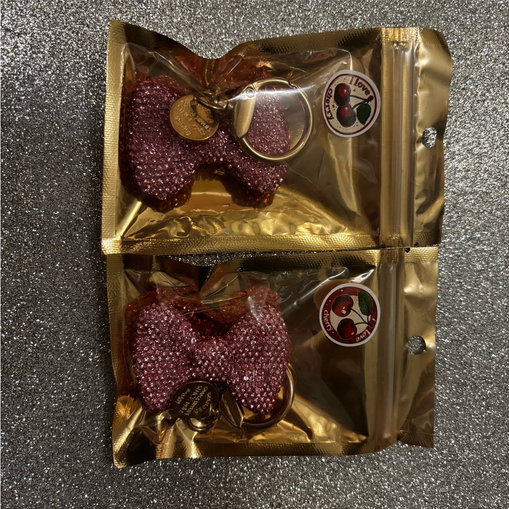Pink Bow Keychain - Picture 2 of 3